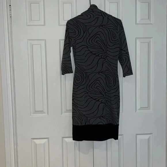 Frank Lyman design gray geometric pattern cowl neck sweater  midi dress size 6 - Picture 9 of 10